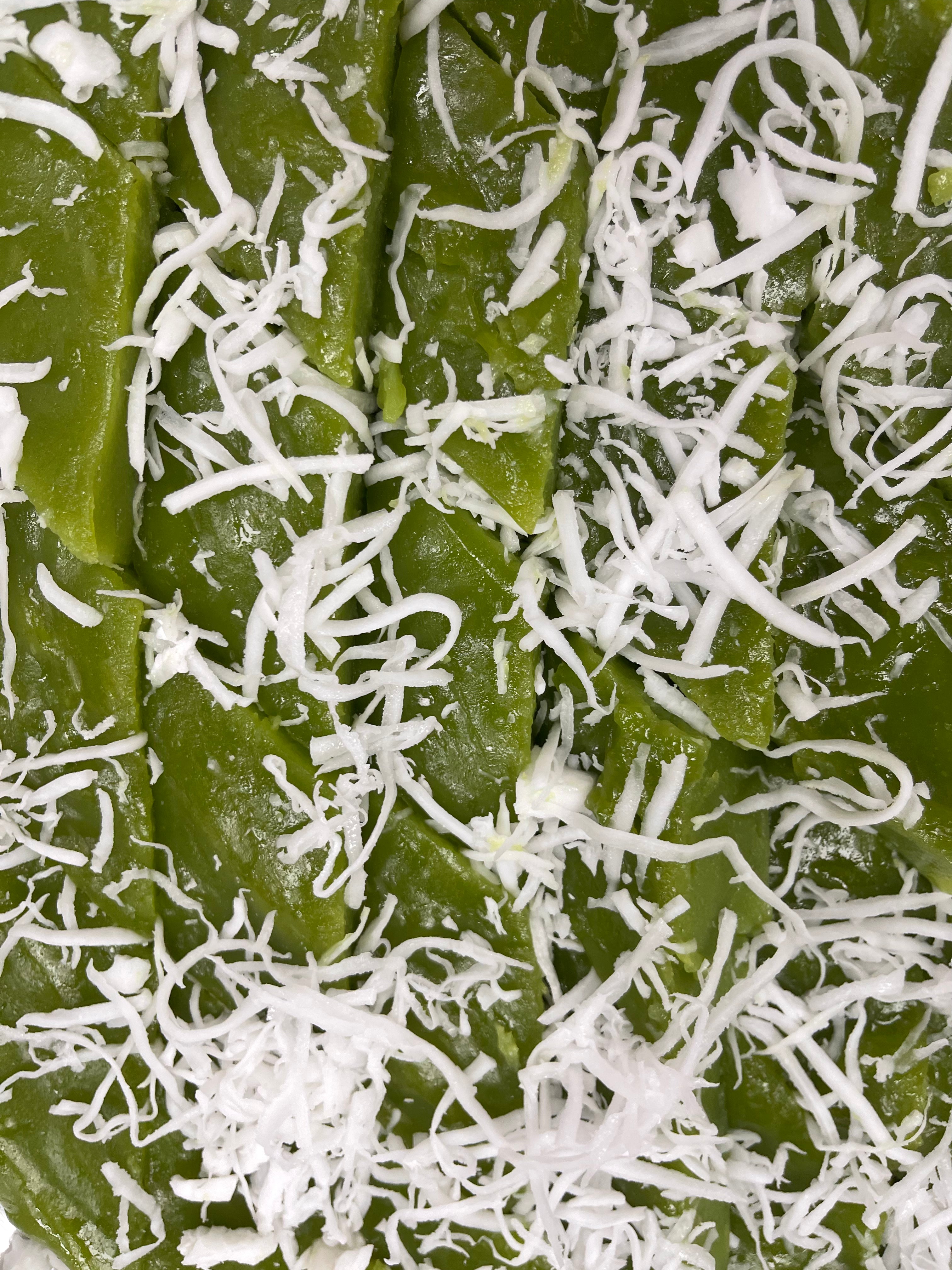 Pandan Custard Tray (Preorder)